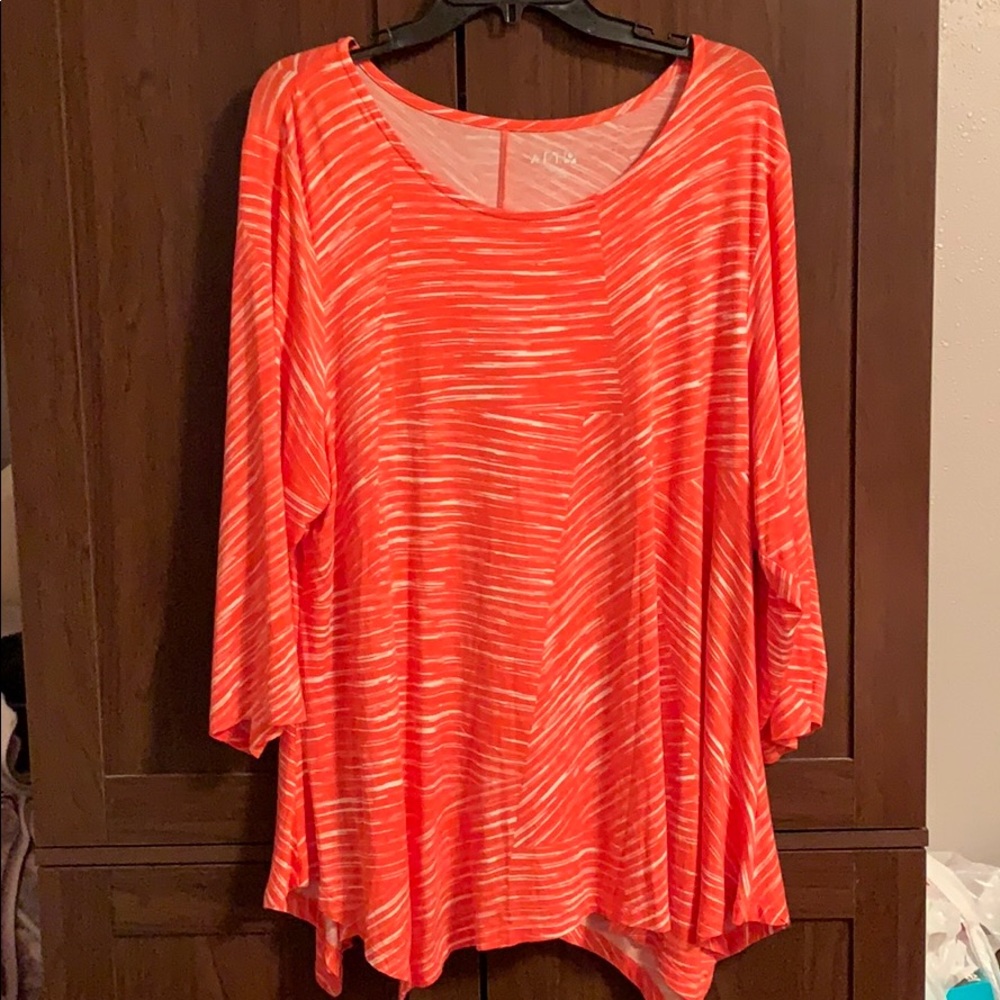 Ladies top.